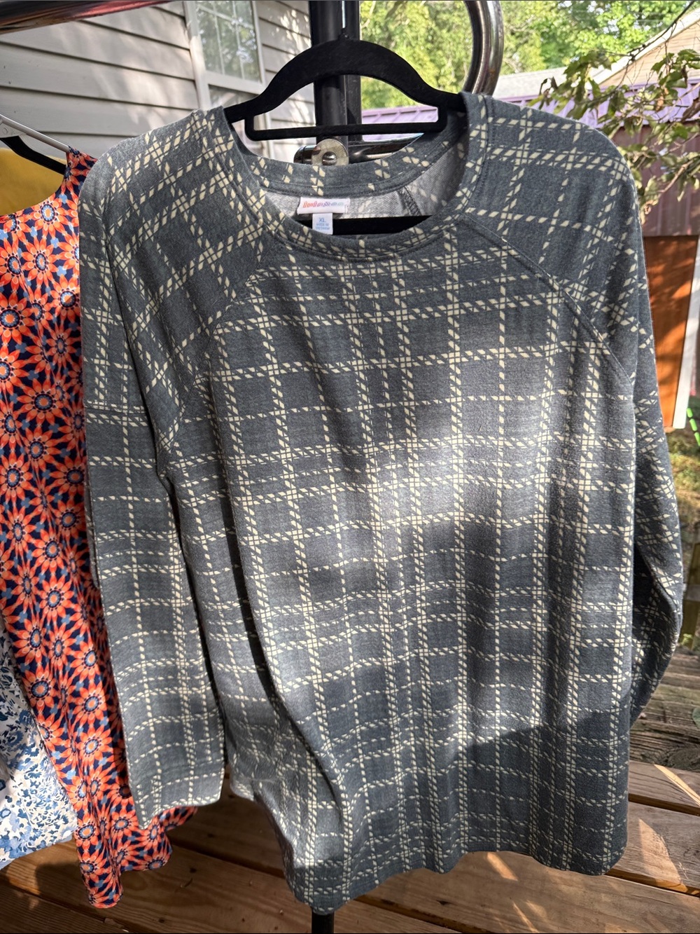 LuLaRoe Womens XL gray and cream top cozy 29” long